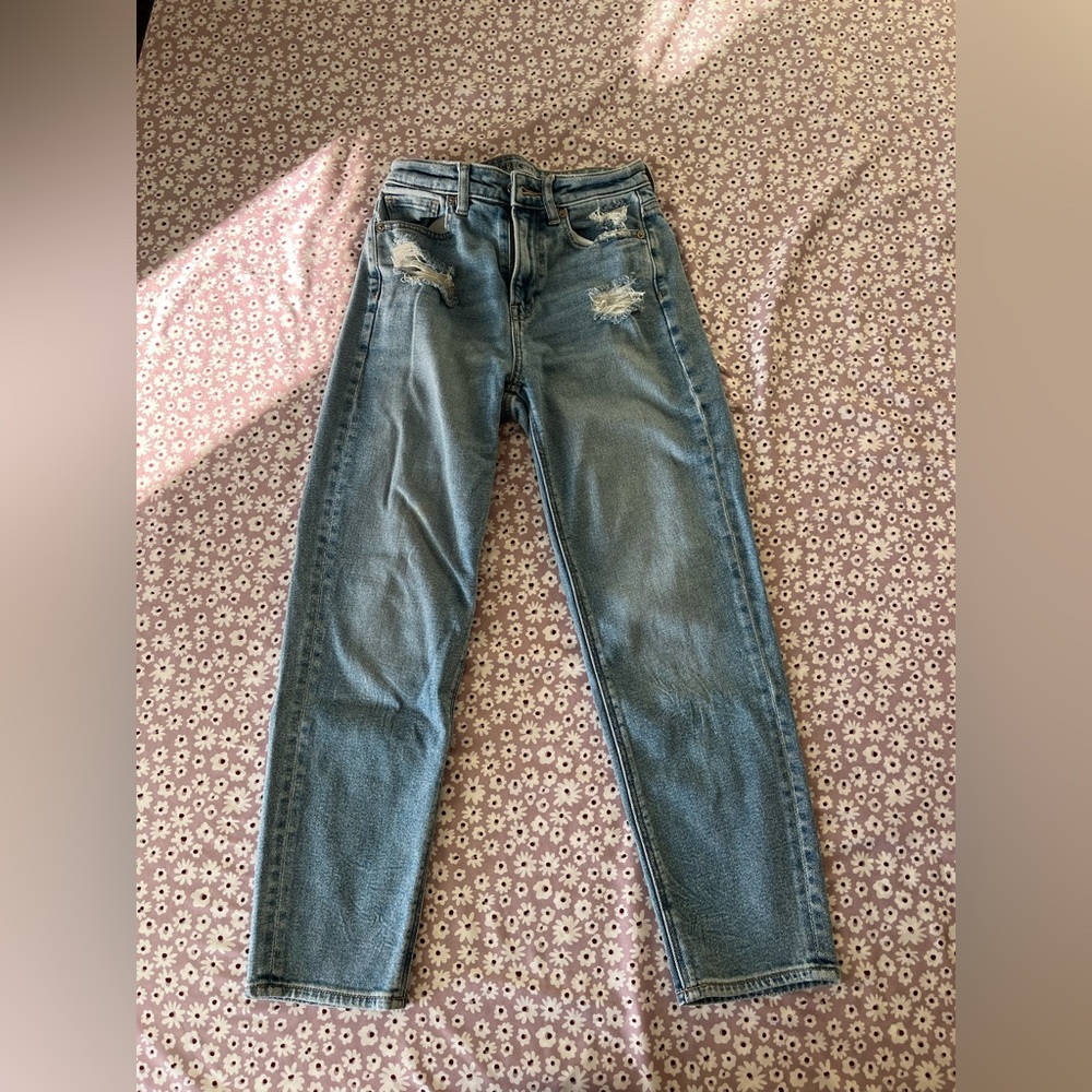 American Eagle Mom Jeans 0 short